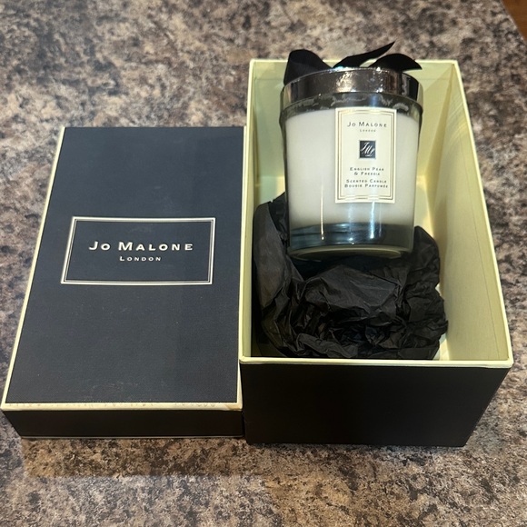 Jo Malone London English Pear & Freesia scented candle Bougie Parfumee with Box
